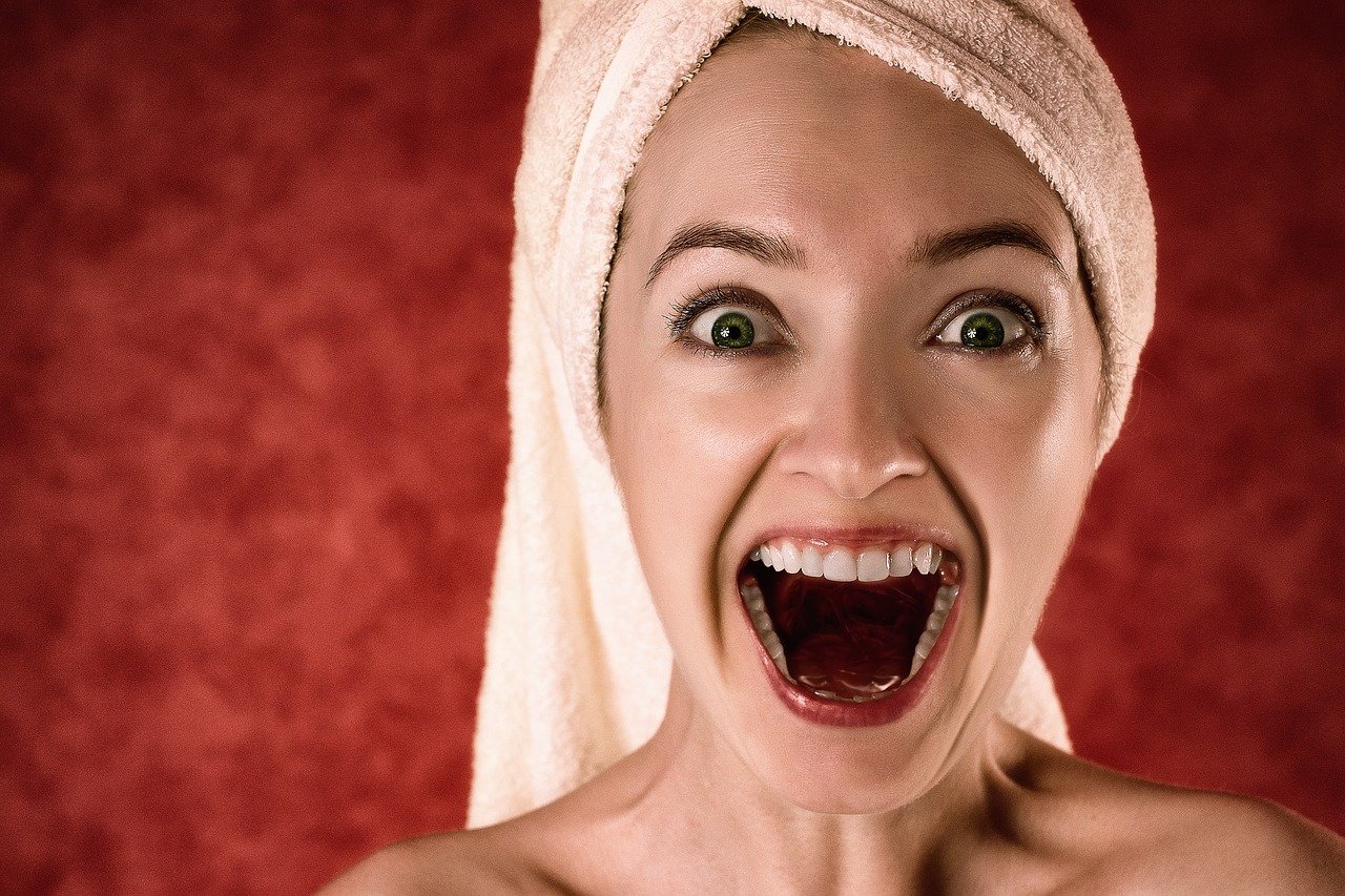 Woman Towel Surprised Excited  - ivanovgood / Pixabay